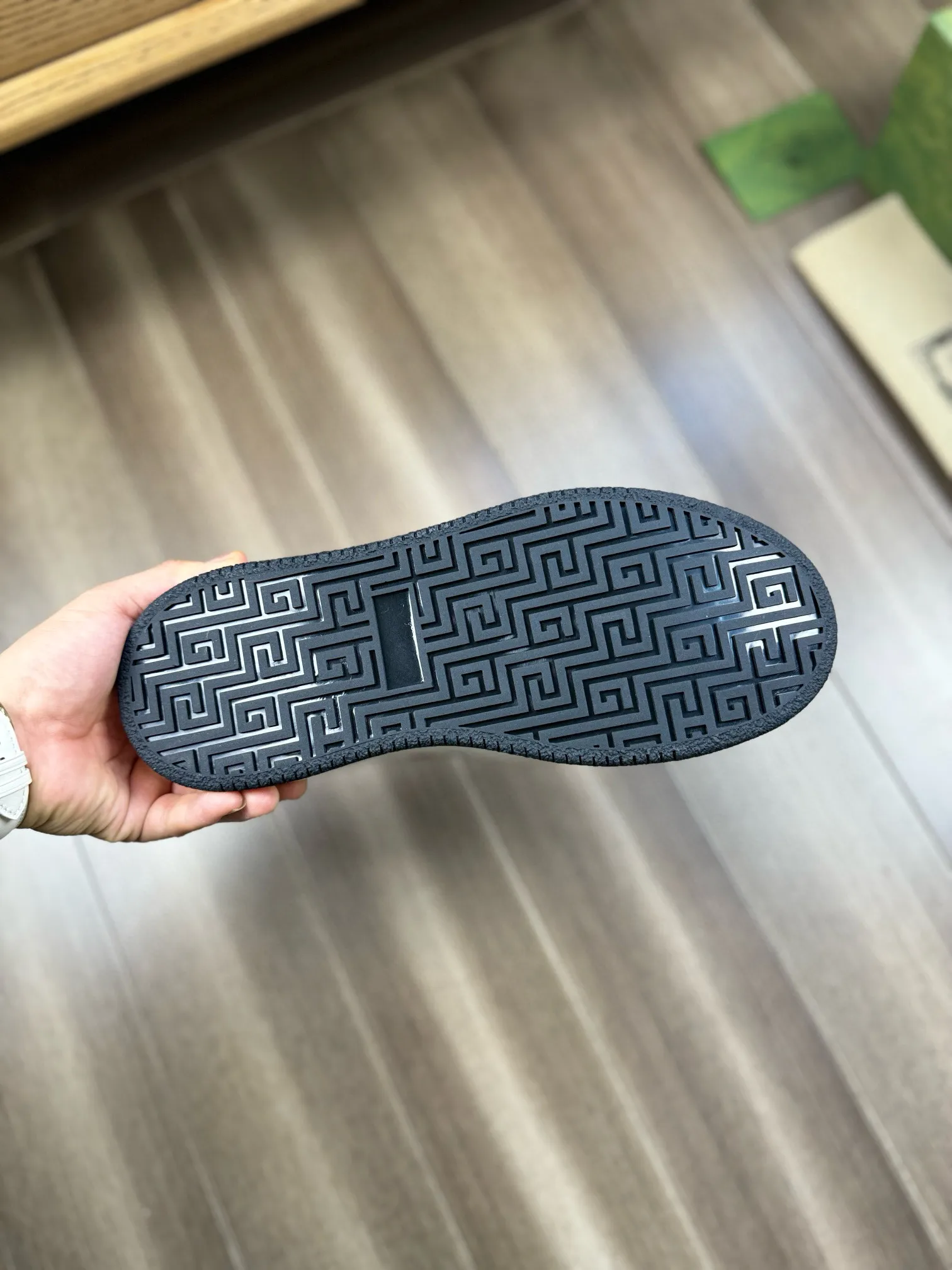 [Gucci] Gucci men's shoes 💰820💰 - High-end quality original order - Upper: 🔝Imported Nappa calfskin·Brand high mercerized cloth·Brand webbing -Inner: water-dyed cowhide, -Outsole: ultra-light T men's shoes💰U foam. Rubber; two-color molded outsole -Ultra-high quality control·Fine workmanship: highlighted (high-end·luxury·grade) -Size: 38-44 (45, can be customized)